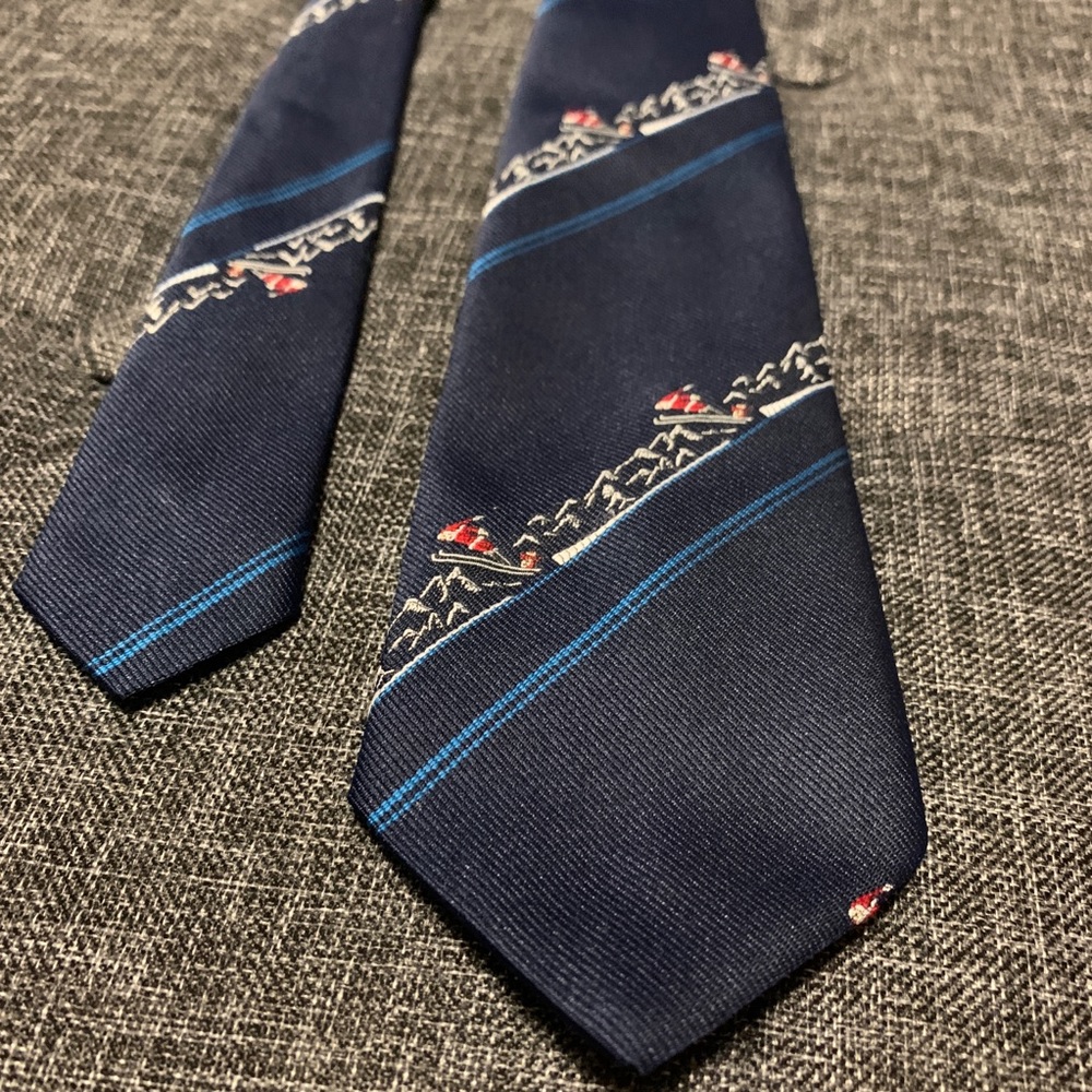 Sleighing Santa Claus polyester skinny neck tie